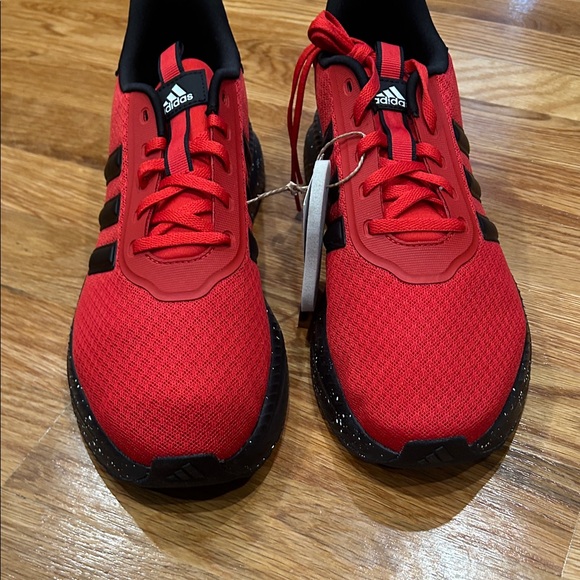 Adidas Bold Red and Black Athletic running Shoes sneakers 7.5 men’s / 9 women’s - Picture 4 of 8